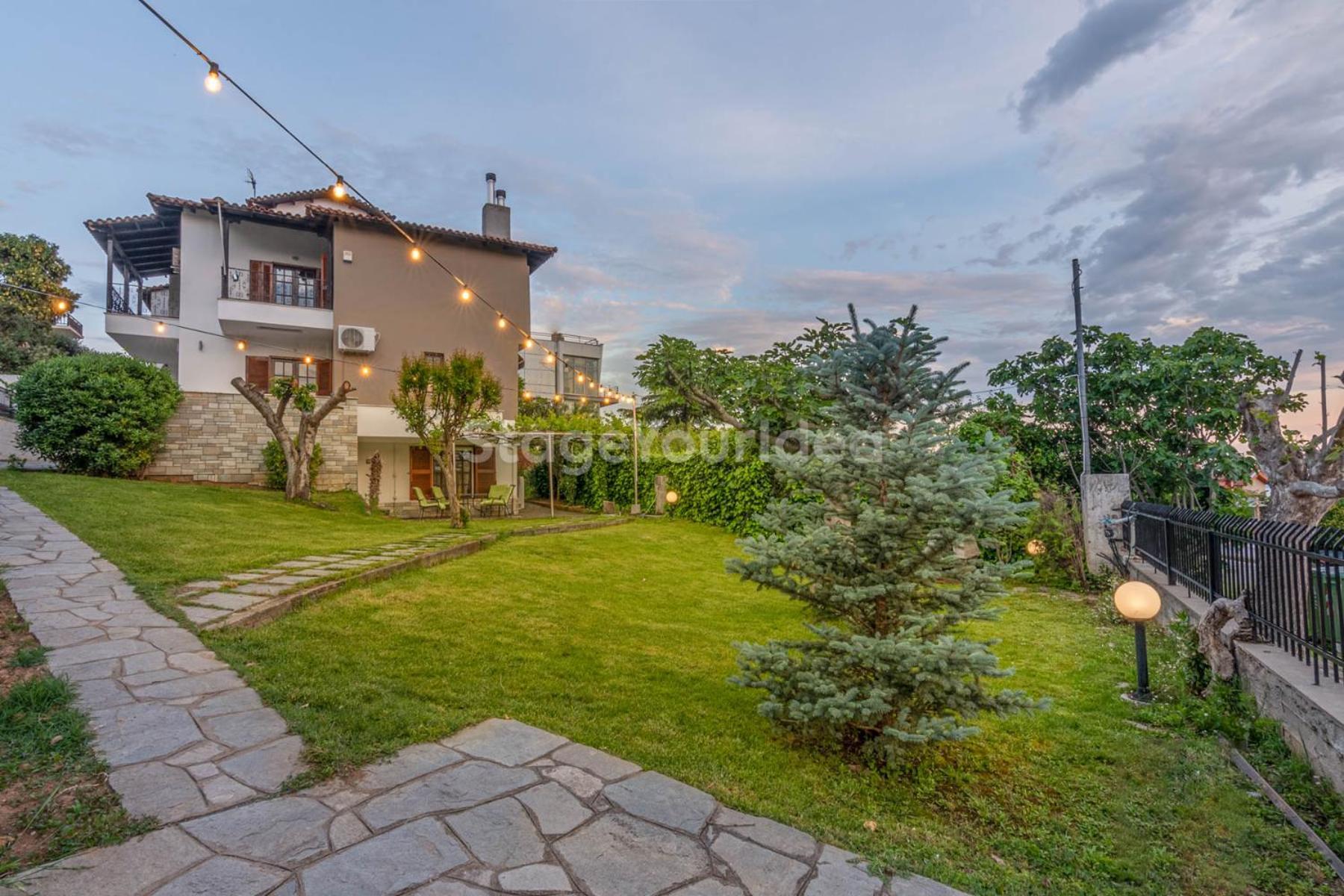 Villa τraditional Fully Detached On A Luxurious Hillock Of With Its Own Garden Also For Family & Wedding Gatherings For 10 To 25 People Only 15 Minutes From Airport Thessaloniki