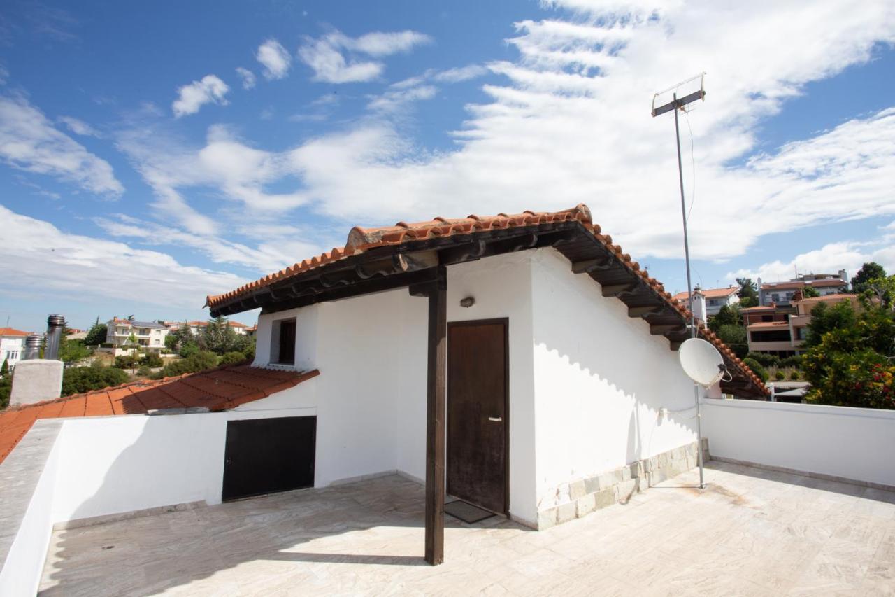 τraditional Fully Detached On A Luxurious Hillock Of With Its Own Garden Also For Family & Wedding Gatherings For 10 To 25 People Only 15 Minutes From Airport Thessaloniki
