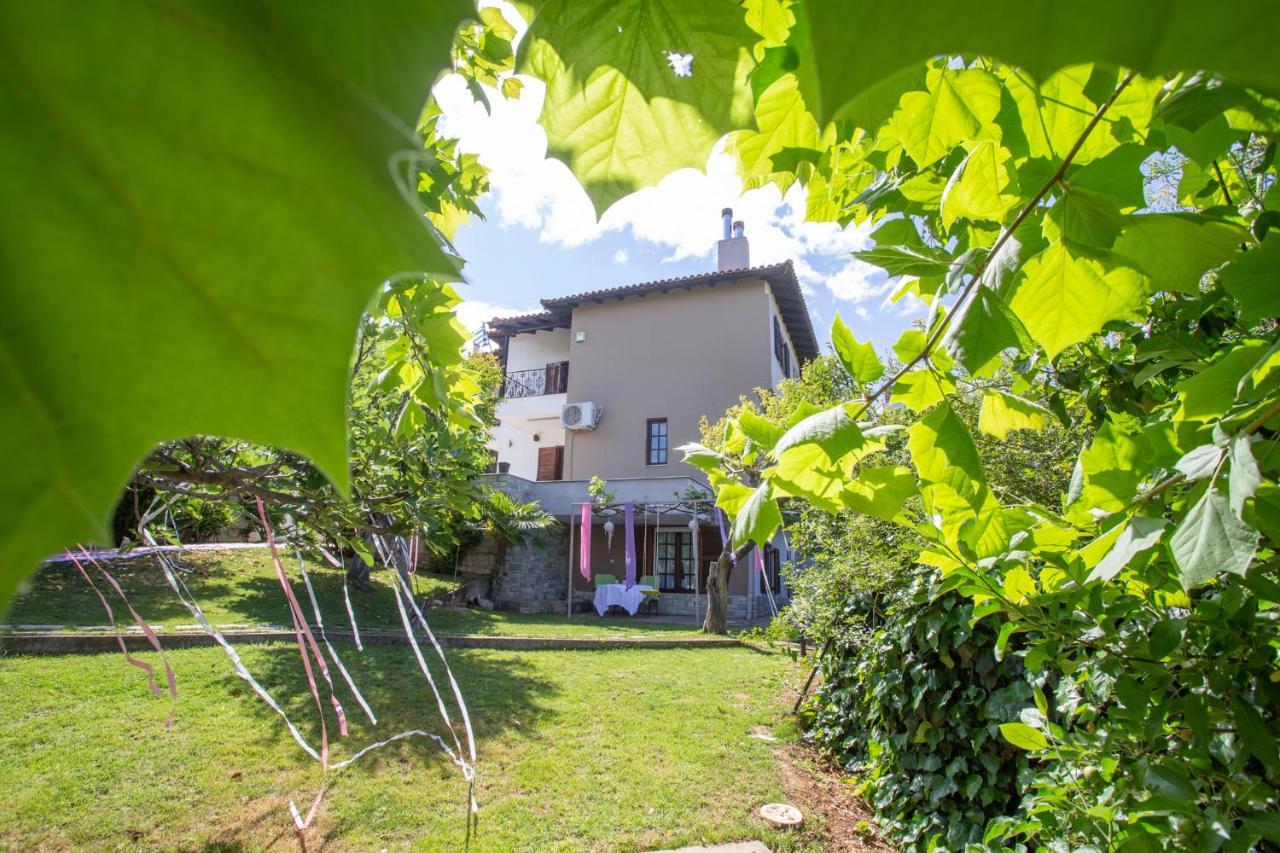 τraditional Fully Detached On A Luxurious Hillock Of With Its Own Garden Also For Family & Wedding Gatherings For 10 To 25 People Only 15 Minutes From Airport Villa Thessaloniki