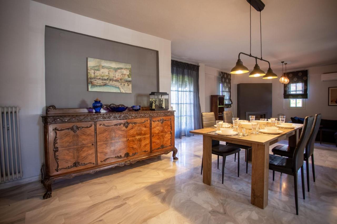 τraditional Fully Detached On A Luxurious Hillock Of With Its Own Garden Also For Family & Wedding Gatherings For 10 To 25 People Only 15 Minutes From Airport Thessaloniki